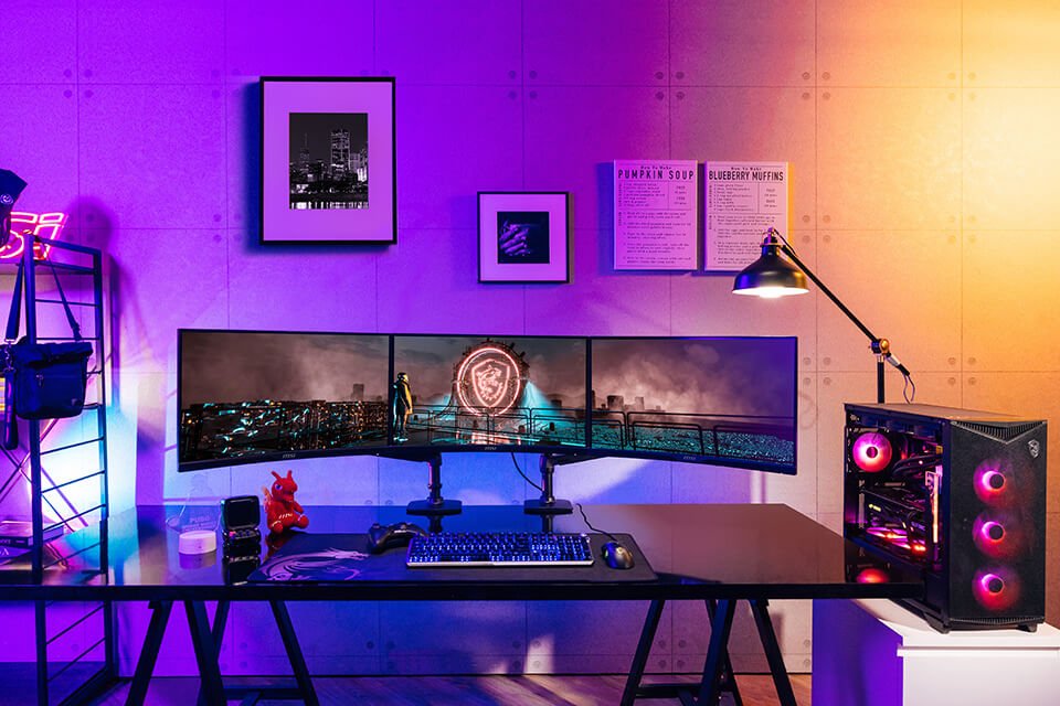 Multi-Monitor Gaming Room - MSI