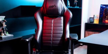 DXracer gaming chair