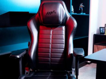 DXracer gaming chair